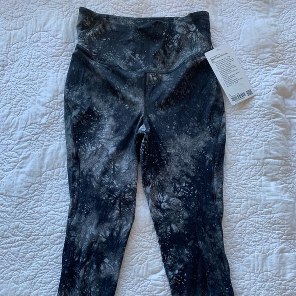 Lululemon Base Pace Crop 21” - Picture 3 of 6